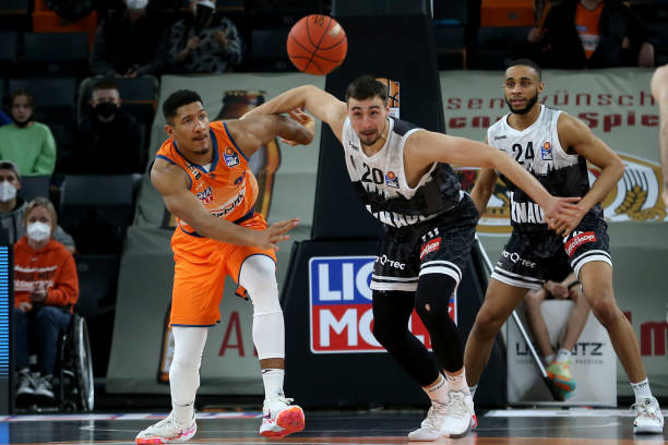 的新战术体 的新战术体